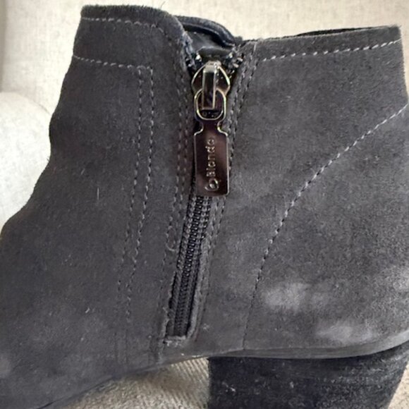 Blondo Valli Waterproof Bootie - Picture 7 of 7